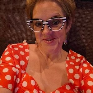 Meet your Posher, Virginia